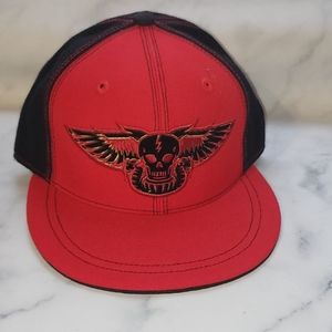 RBK skull w/ wings fitted hat